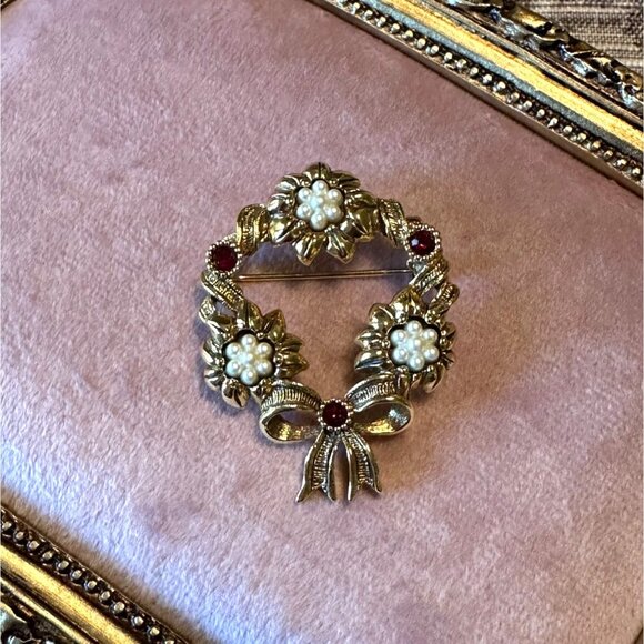 Avon Jewelry - Avon Vintage Gold-Tone Wreath Brooch With Faux Pearls & Red Rhinestones